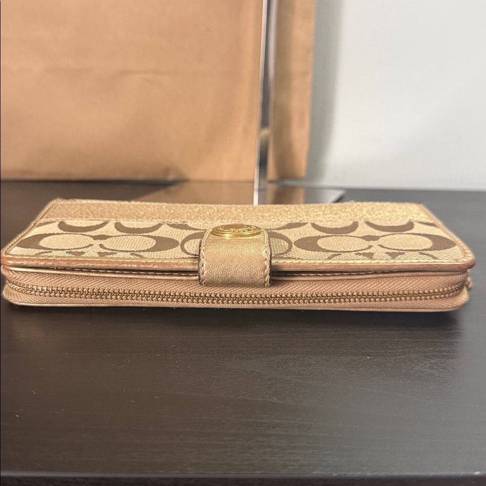 Coach Signature Stripe full zip wallet with interior legacy lining - Picture 6 of 12